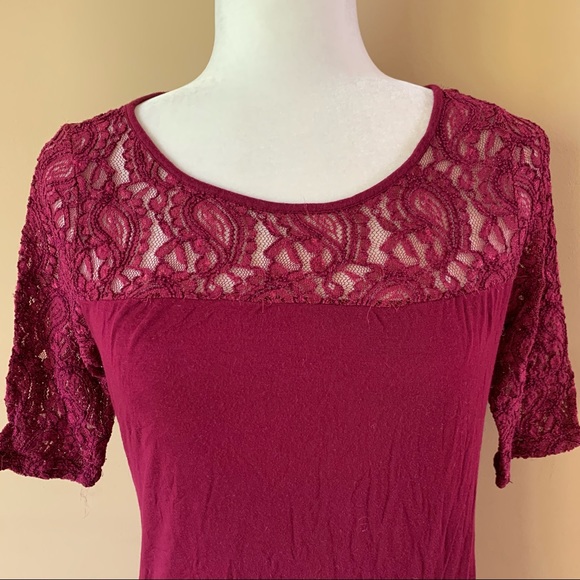 Motherhood Maternity Medium Red Lace Shirt - Picture 2 of 4